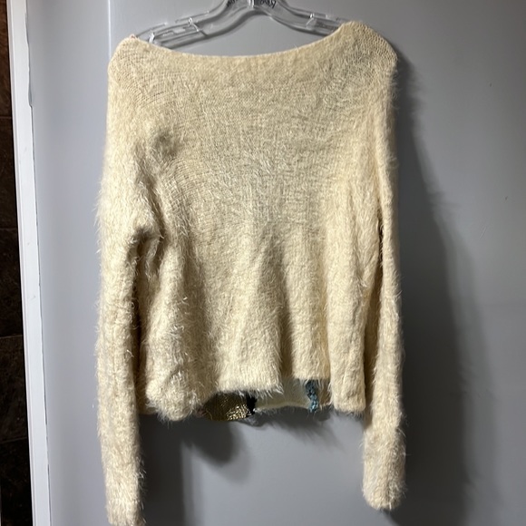 Sweater - Picture 5 of 5